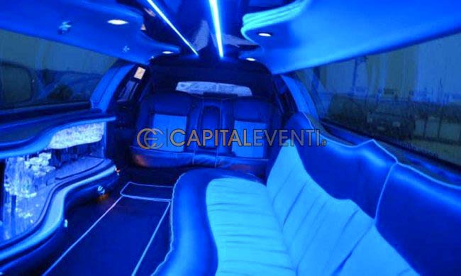 Festa in limousine quale look è adatto e quale no Festa in limousine quale look è adatto e quale no